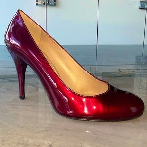 Stuart Weitzman - Ruby Red Rounded Pump